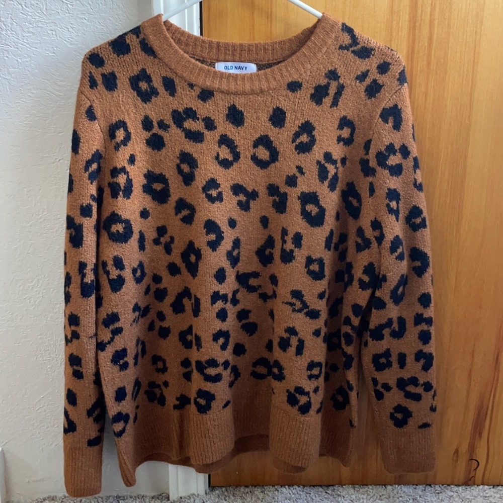 Old navy animal print sweater! Worn 1x.